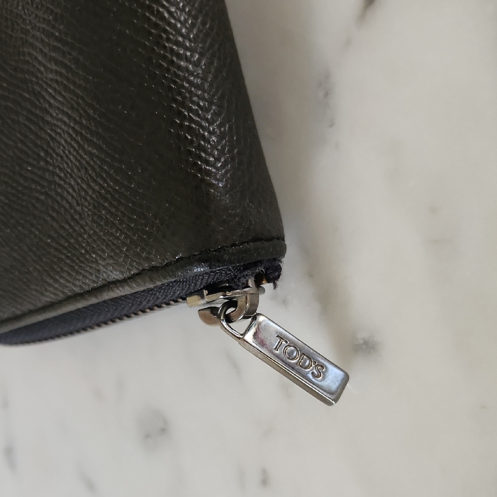 Tod's Long Zip Wallet With Pinstripe. Excellent Condition! Unisexy! - Picture 2 of 11